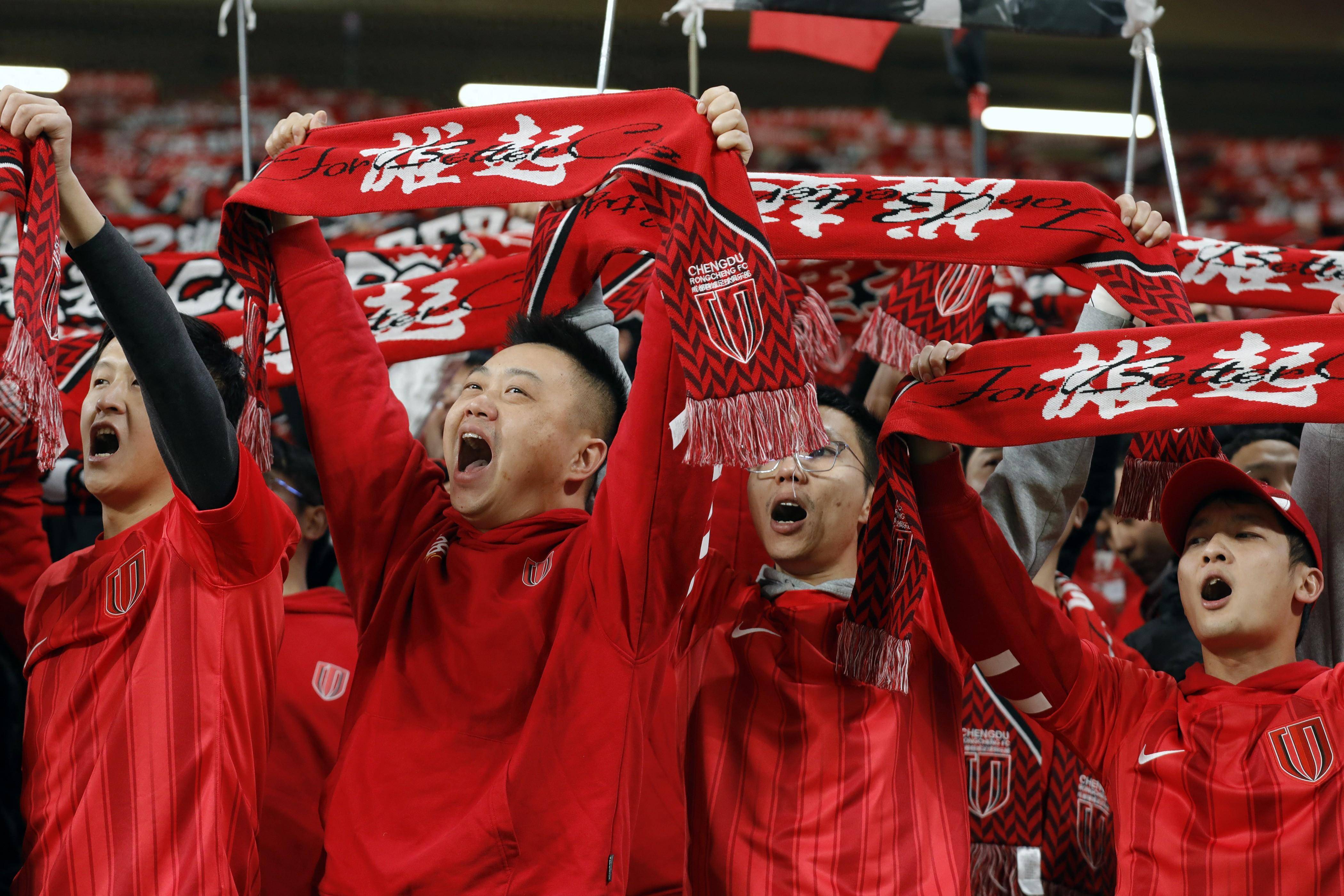 包含国内足球顶级赛事开幕,赛场高潮迭起的词条