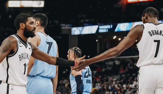 雄鹿中锋恢复状态有望带领球队取得更好成绩