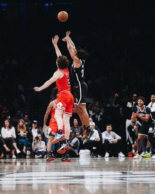 西蒙斯陷入低谷，快船连败，关键时刻神级表现球队命运悬念！的简单介绍