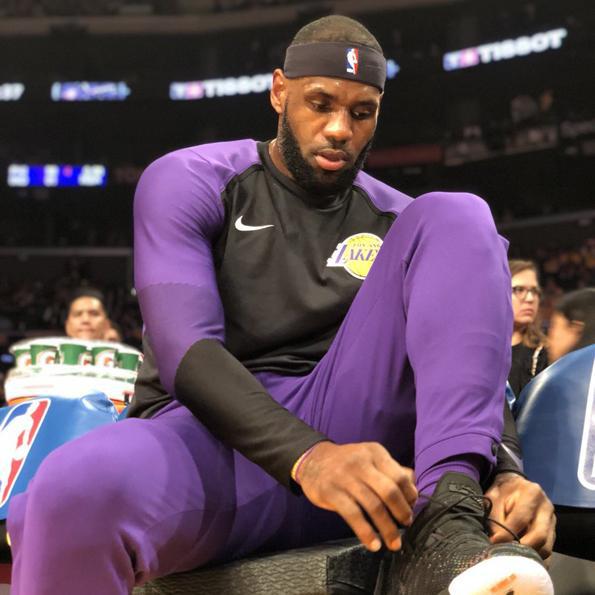 哈登险胜唐斯，篮网关键表现点燃全场！