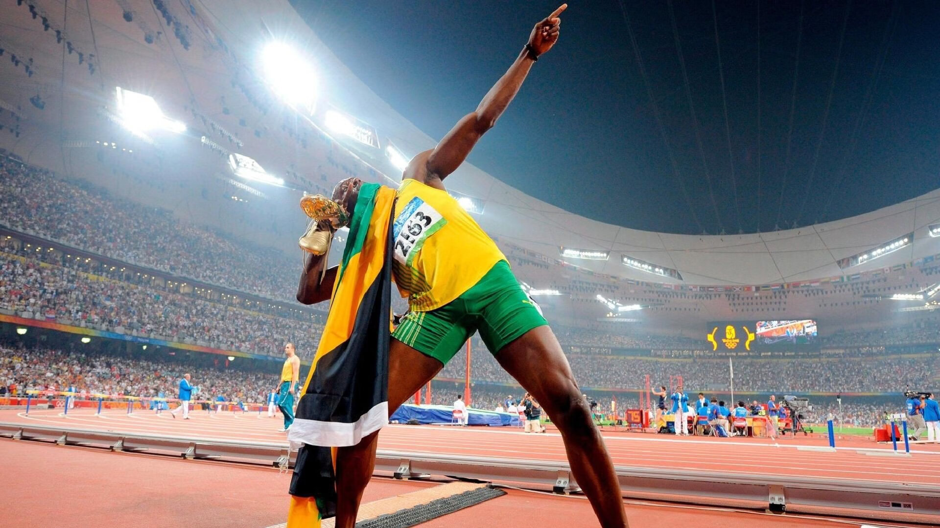 字母哥在MAD比赛中高光表现，突破纪录引发热议！